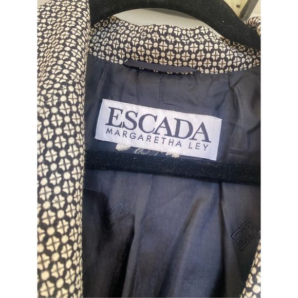 Escada Wool Silk Blend Black White Blazer, Mother of Pearl Button, Size Medium* - Picture 2 of 11